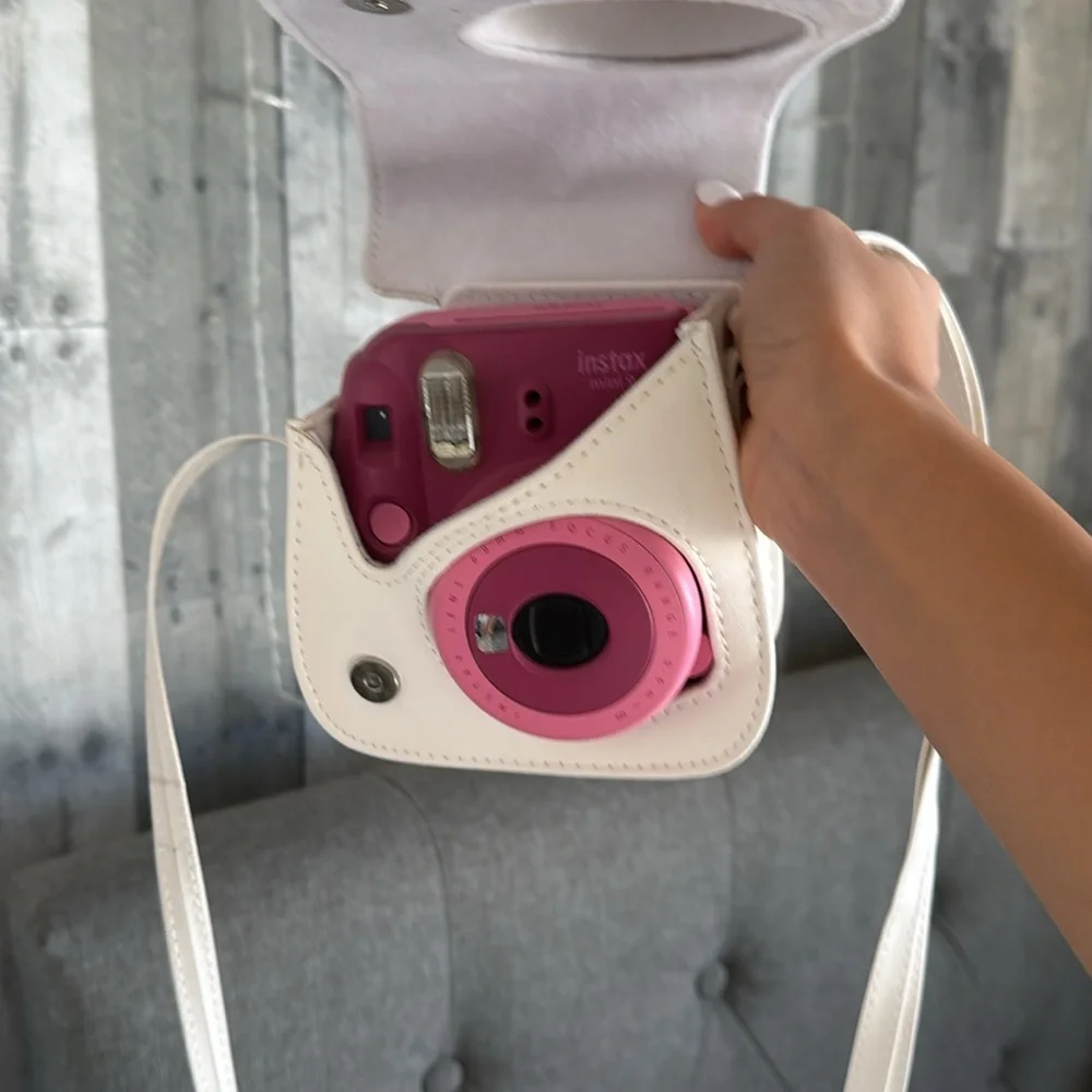 Fujifilm instant camera + case/bag